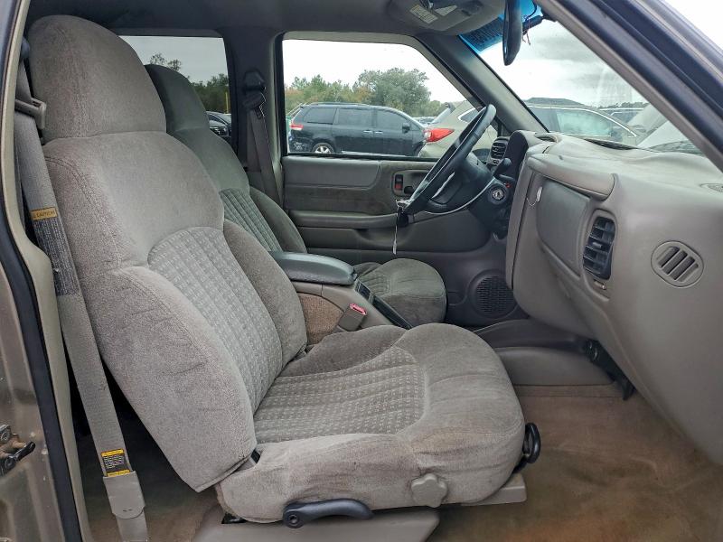 Photo 7 from auction – 1998 CHEVROLET BLAZER with VIN 1GNCS13WXW2180492