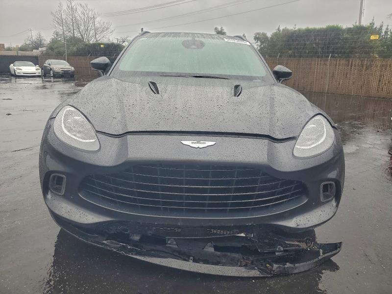 Photo 5 from auction – 2021 ASTON MARTIN DBX with VIN SCFVUJAW7MTV02741