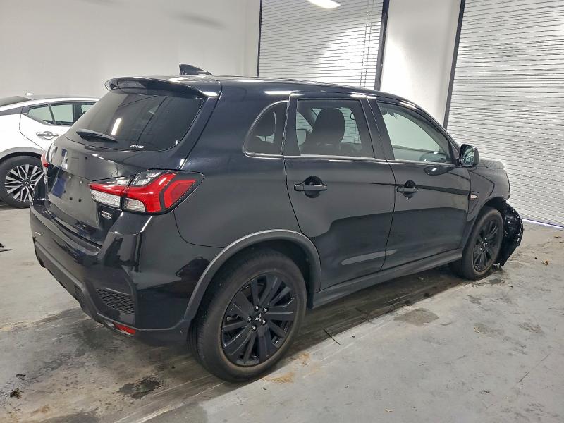 Photo 3 from auction – 2025 MITSUBISHI OUTLANDER with VIN JA4ARUAU6SU004160