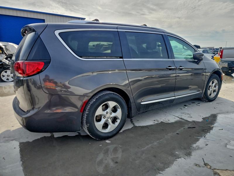 Photo 3 from auction – 2017 CHRYSLER PACIFICA T with VIN 2C4RC1EG0HR578725