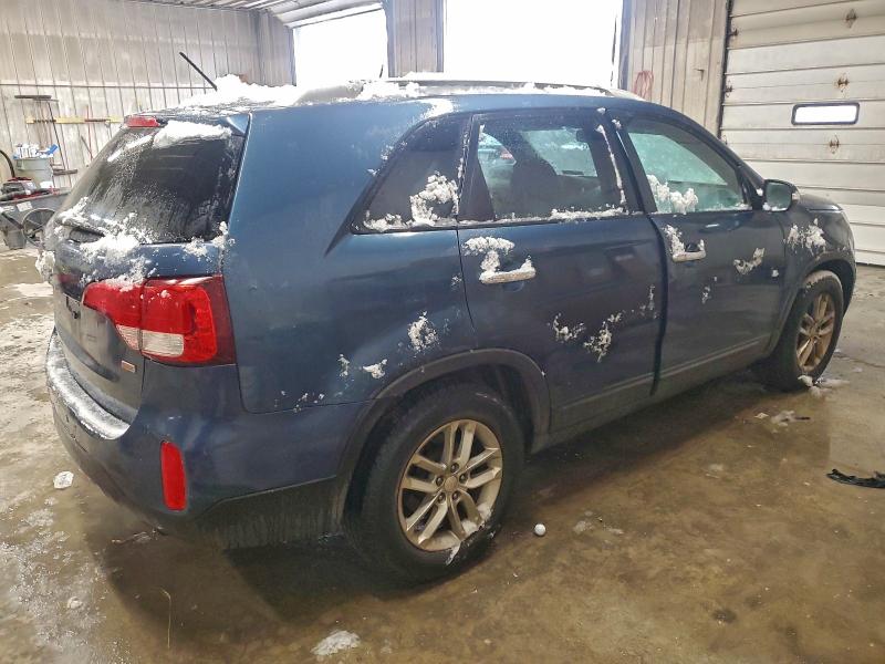 Photo 3 from auction – 2014 KIA SORENTO LX with VIN 5XYKT4A60EG432292