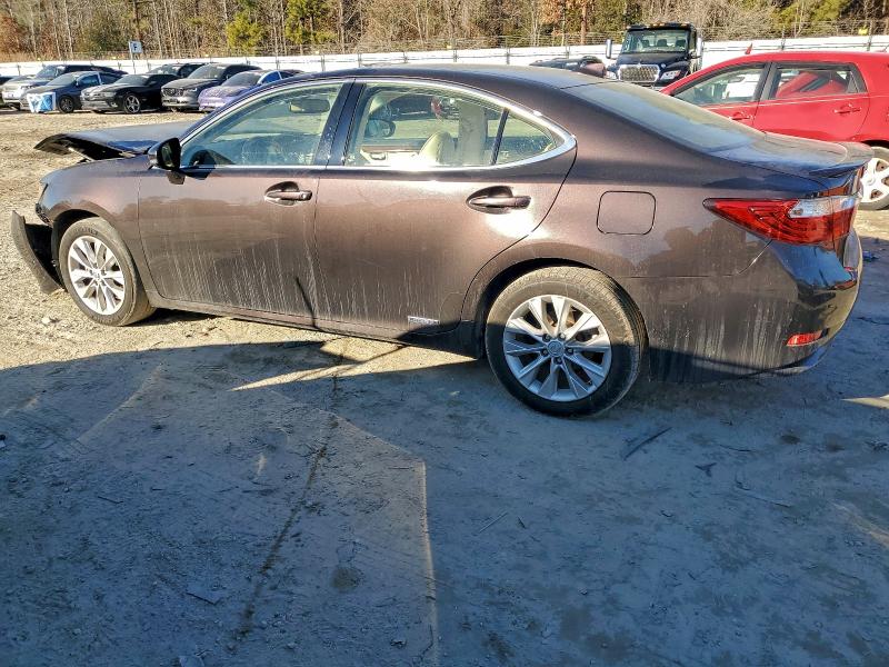 Photo 2 from auction – 2015 LEXUS ES 300H with VIN JTHBW1GG4F2082570