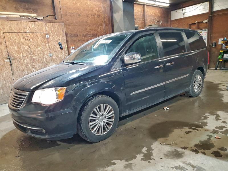Photo 1 from auction – 2016 CHRYSLER TOWN & COU with VIN 2C4RC1CG7GR159420