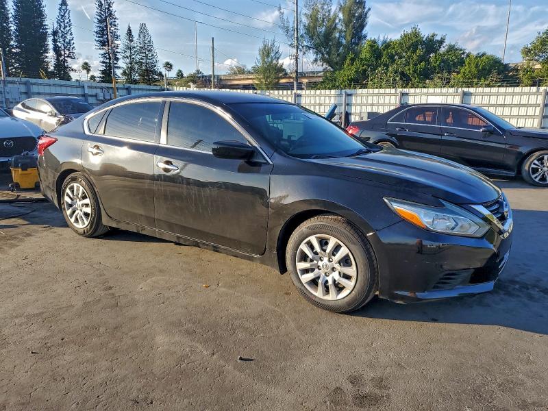 Photo 4 from auction – 2017 NISSAN ALTIMA 2.5 with VIN 1N4AL3AP5HC497796