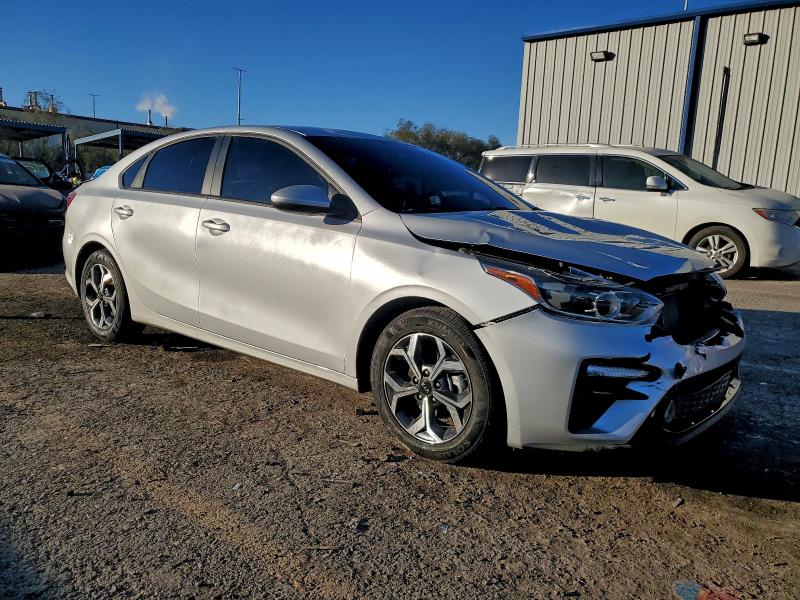 Photo 4 from auction – 2021 KIA FORTE FE with VIN 3KPF24AD3ME362656