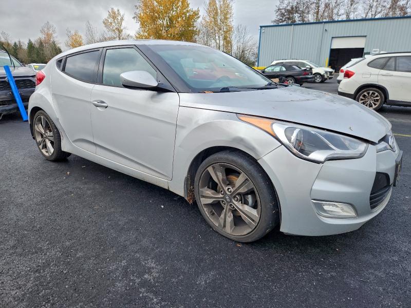 Photo 4 from auction – 2016 HYUNDAI VELOSTER with VIN KMHTC6AD4GU261784