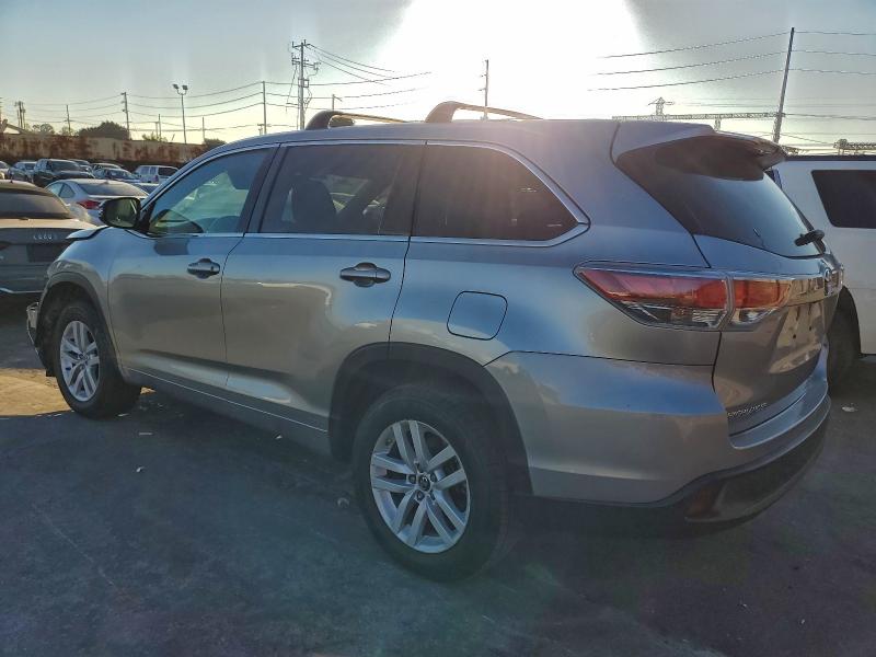 Photo 2 from auction – 2016 TOYOTA HIGHLANDER with VIN 5TDZKRFH8GS183853