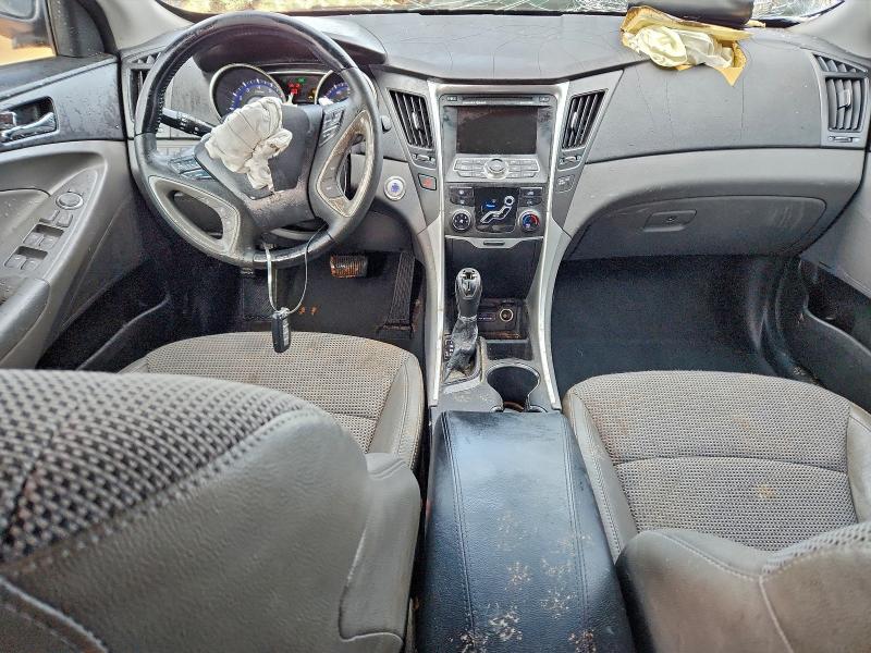 Photo 8 from auction – 2011 HYUNDAI SONATA SE with VIN 5NPEC4AC0BH184715