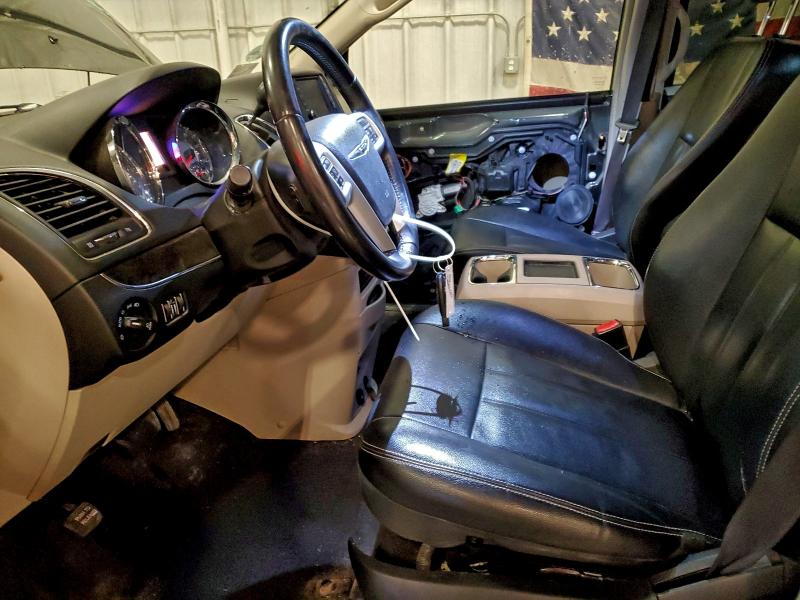 Photo 7 from auction – 2016 CHRYSLER TOWN & COU with VIN 2C4RC1BG7GR289697
