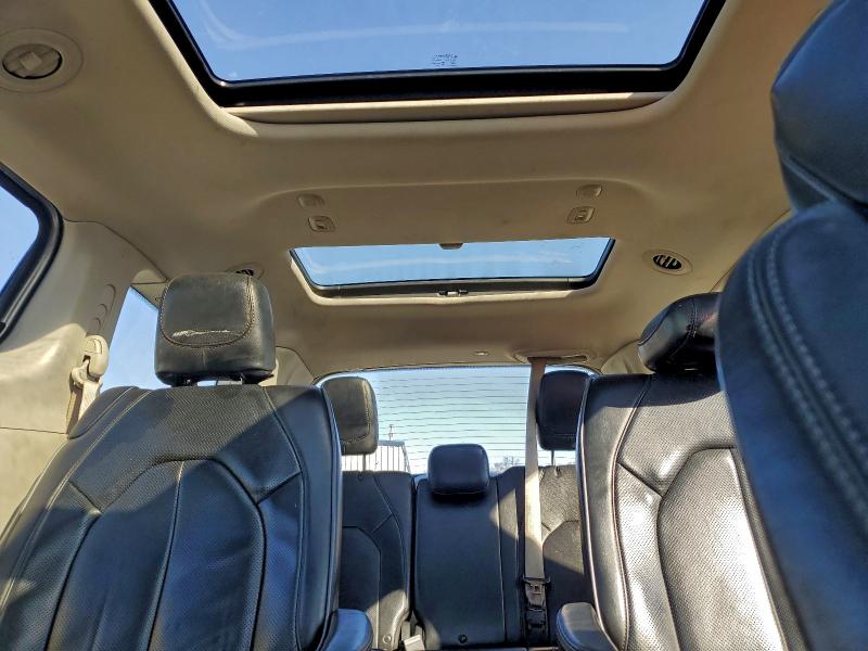 Photo 10 from auction – 2018 CHRYSLER PACIFICA L with VIN 2C4RC1GGXJR226173