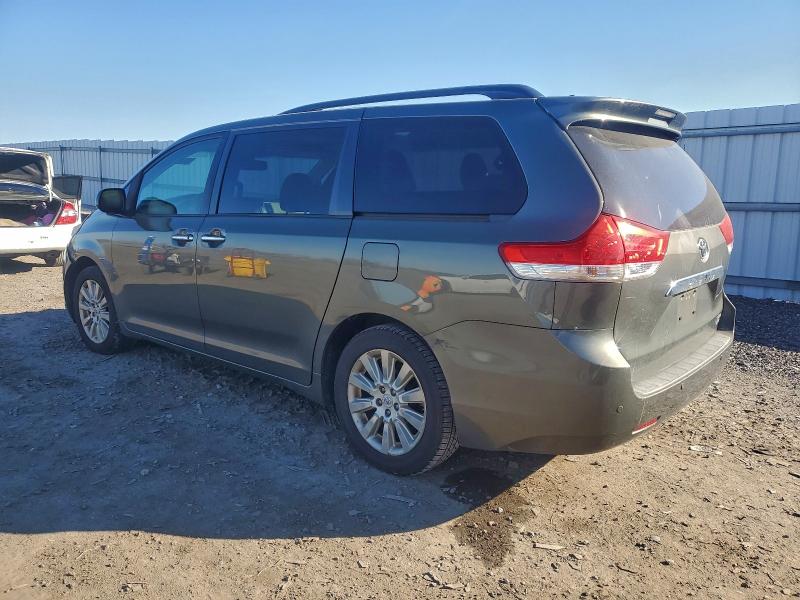 Photo 2 from auction – 2012 TOYOTA SIENNA XLE with VIN 5TDDK3DC5CS043719