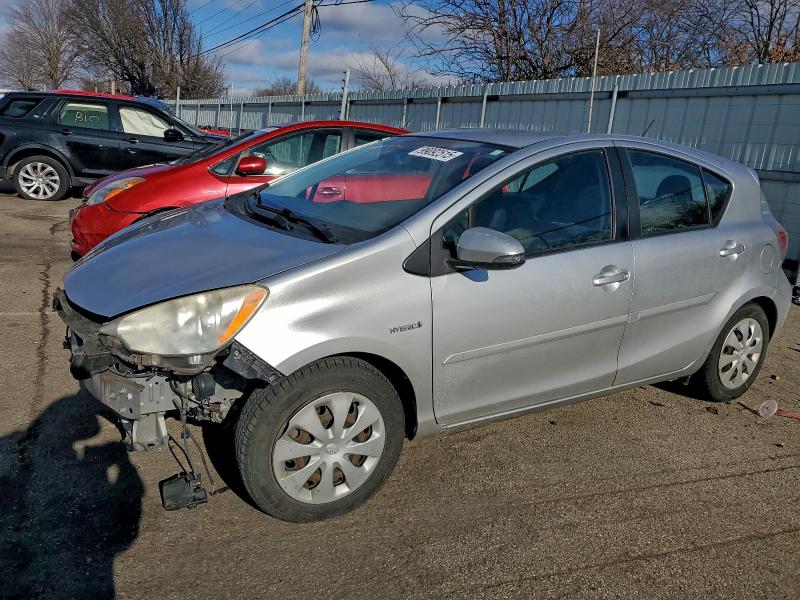 Photo 1 from auction – 2013 TOYOTA PRIUS C with VIN JTDKDTB38D1533672