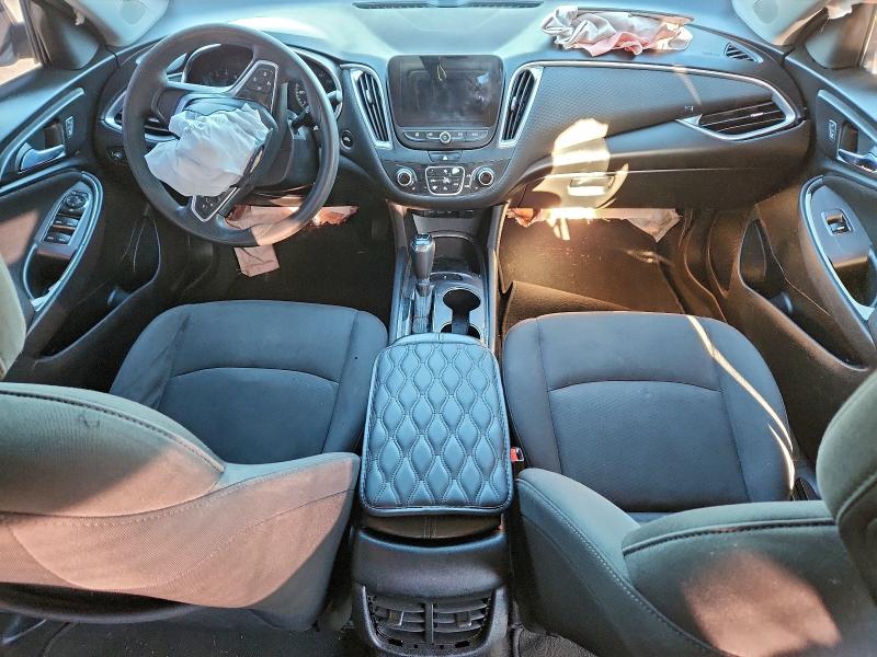 Photo 8 from auction – 2019 CHEVROLET MALIBU LT with VIN 1G1ZD5ST2KF214044