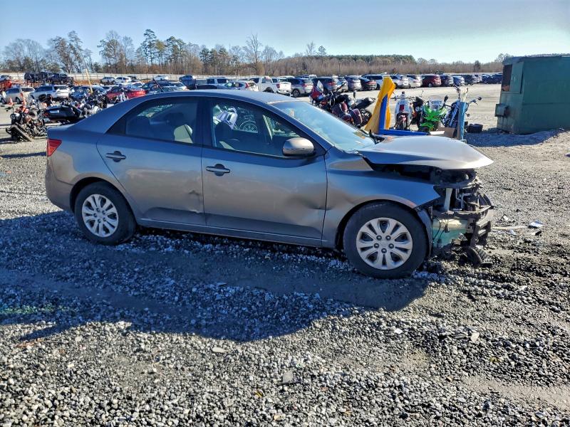 Photo 4 from auction – 2012 KIA FORTE with VIN KNAFU4A21C5595032