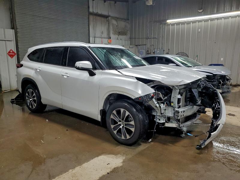 Photo 4 from auction – 2022 TOYOTA HIGHLANDER with VIN 5TDGZRBH3NS254222
