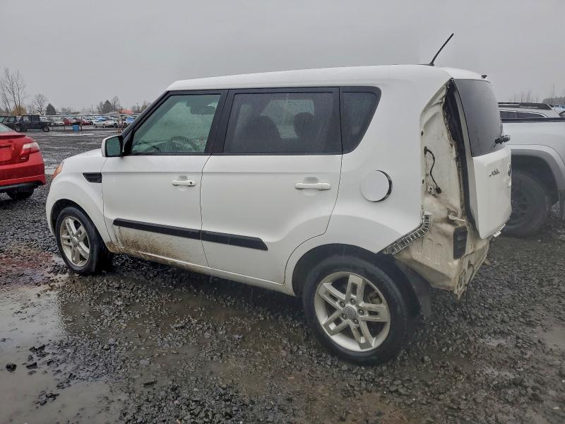 Снимка 2 от търг – 2011 KIA SOUL + с VIN KNDJT2A20B7706192