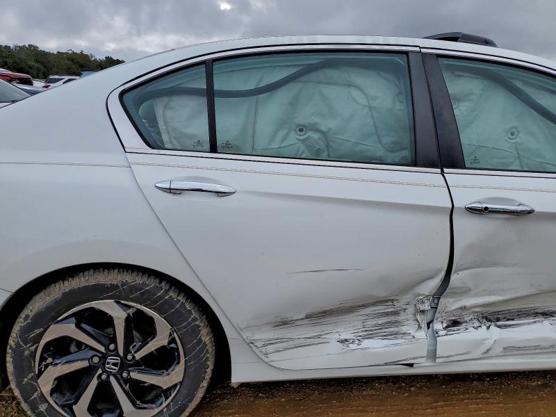 Photo 10 from auction – 2016 HONDA ACCORD with VIN 1HGCR2F77GA125084