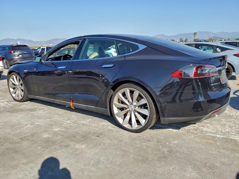 Photo 2 from auction – 2015 TESLA MODEL S 85 with VIN 5YJSA1H24FF091480