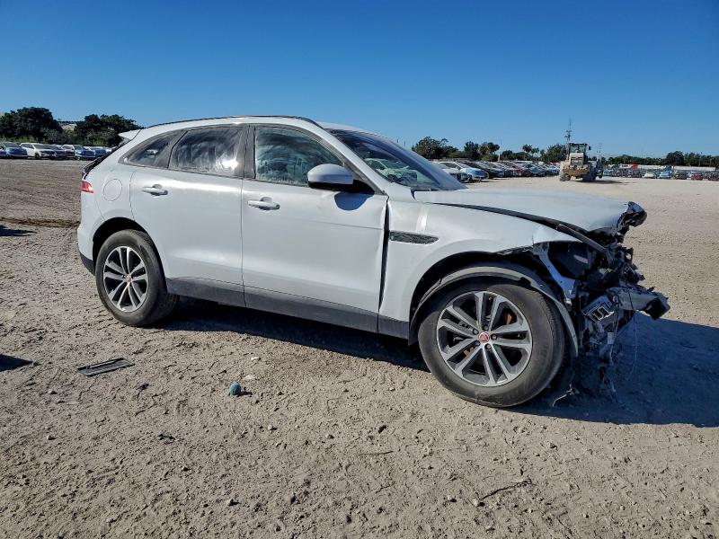 Photo 4 from auction – 2018 JAGUAR F-PACE PRE with VIN SADCJ2EV3JA254344