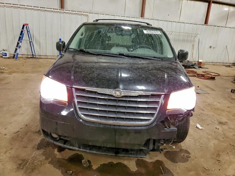 Photo 5 from auction – 2010 CHRYSLER TOWN & COU with VIN 2A4RR5D10AR339016