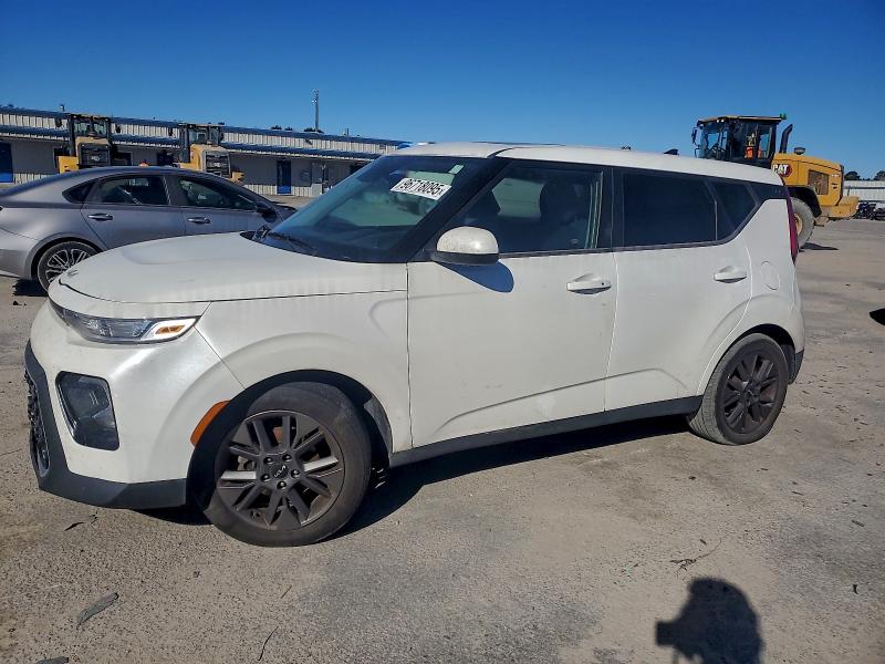 KIA SOUL 2022 with VIN KNDJ33AU7N7166206 - Photo from auction