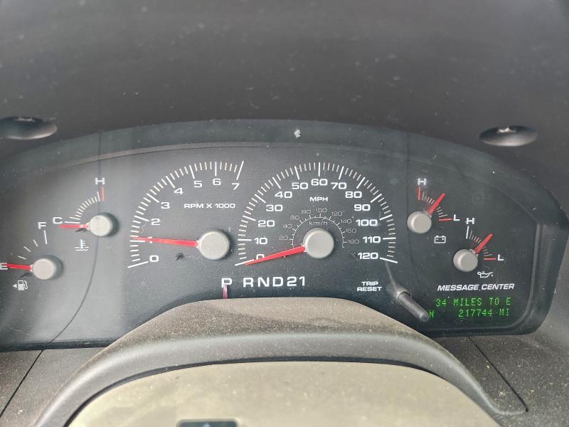 Zdjęcie 9 z aukcji – 2003 FORD EXPEDITION z VIN 1FMFU17L83LC19422