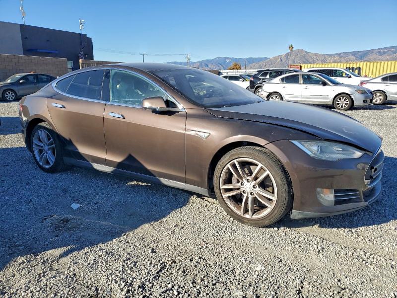 Photo 4 from auction – 2014 TESLA MODEL S with VIN 5YJSA1H17EFP52666