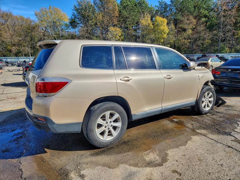 Photo 3 from auction – 2011 TOYOTA HIGHLANDER with VIN 5TDZA3EH1BS016633