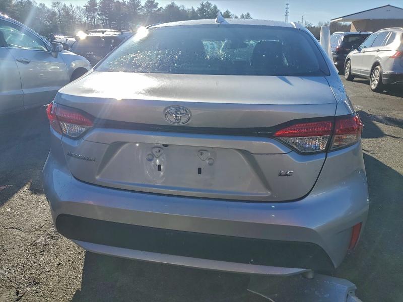 Photo 6 from auction – 2022 TOYOTA COROLLA LE with VIN 5YFEPMAE9NP288178