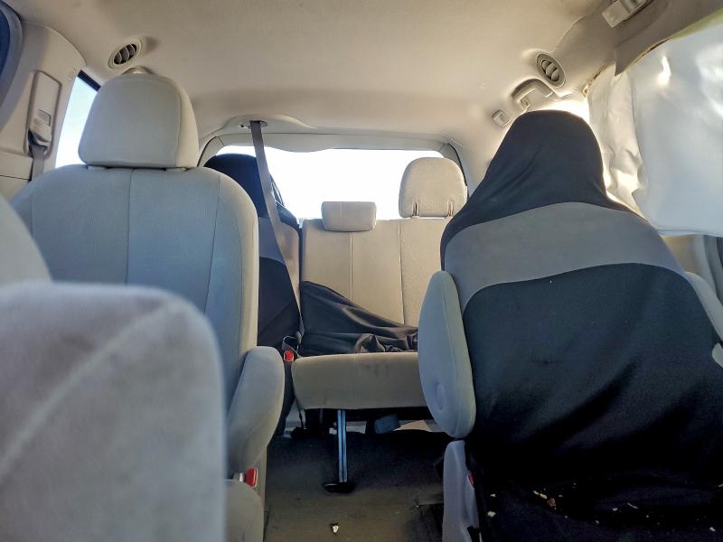 Photo 10 from auction – 2011 TOYOTA SIENNA with VIN 5TDZK3DC4BS032022