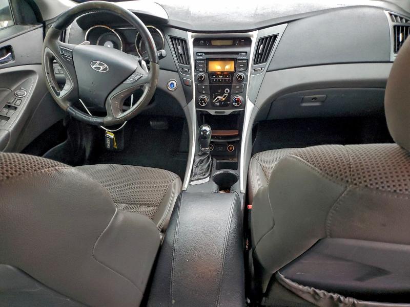 Photo 8 from auction – 2013 HYUNDAI SONATA SE with VIN 5NPEC4AC2DH506886