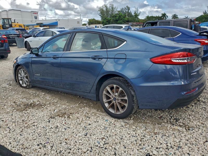 Photo 2 from auction – 2019 FORD FUSION with VIN 3FA6P0LUXKR106954