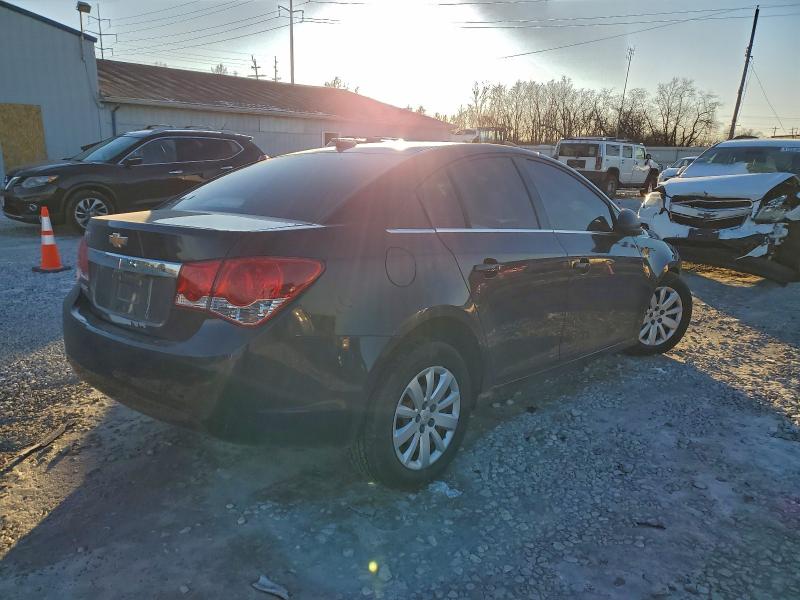 Photo 3 from auction – 2011 CHEVROLET CRUZE LS with VIN 1G1PC5SH3B7264158