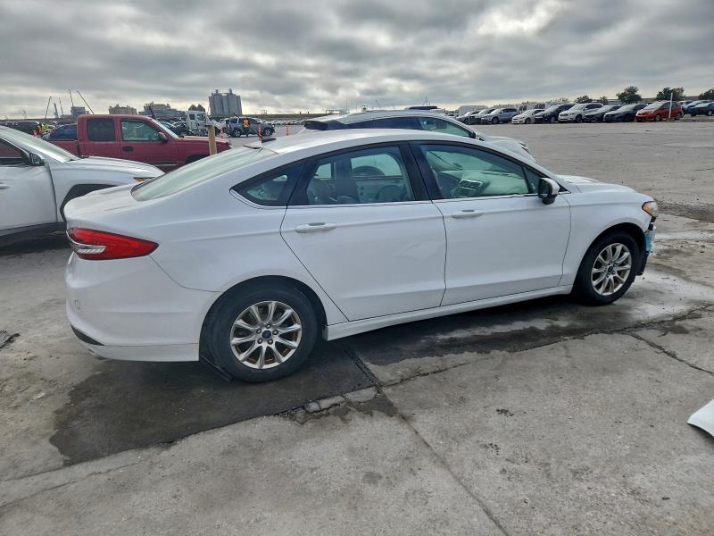 Photo 3 from auction – 2017 FORD FUSION S with VIN 3FA6P0G72HR369243