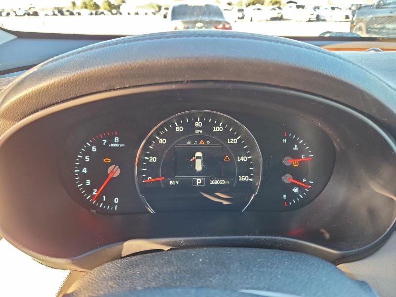Photo 9 from auction – 2017 KIA SORENTO EX with VIN 5XYPHDA50HG314567