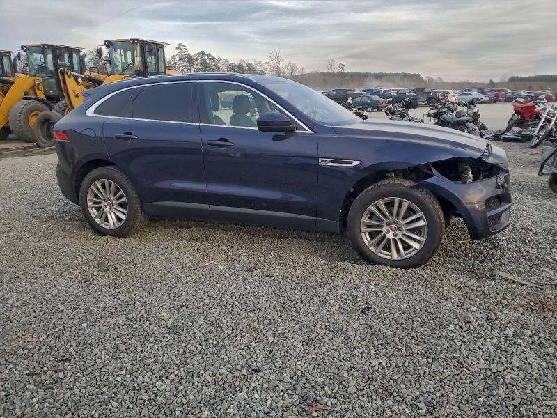 Photo 4 from auction – 2018 JAGUAR F-PACE PRE with VIN SADCK2FX7JA259902