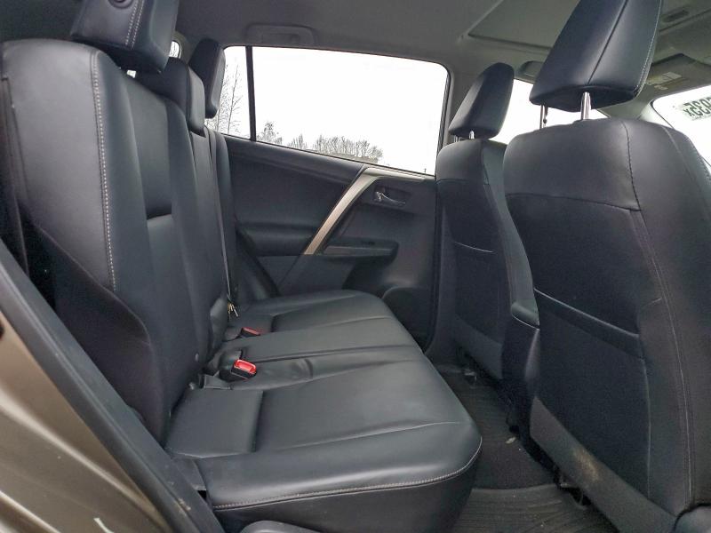 Photo 11 from auction – 2015 TOYOTA RAV4 LIMIT with VIN JTMDFREV7FD157678