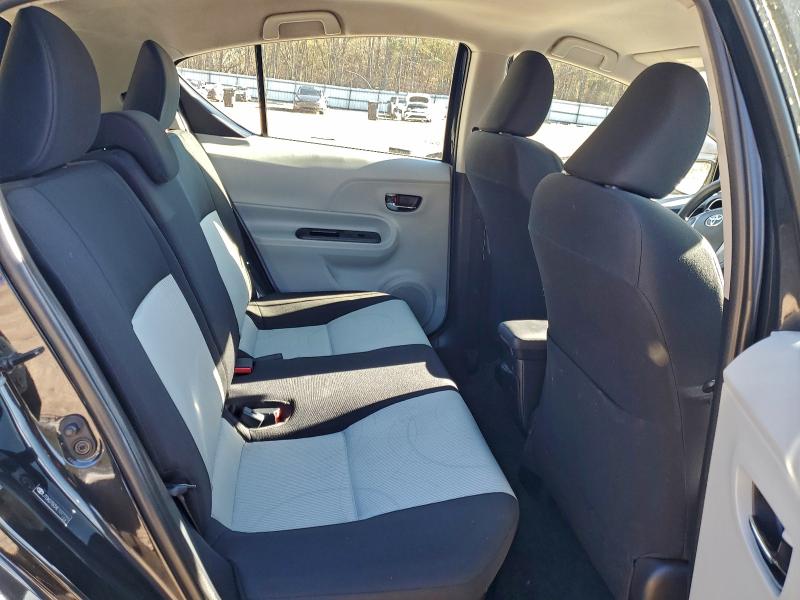 Photo 10 from auction – 2014 TOYOTA PRIUS C with VIN JTDKDTB3XE1077255