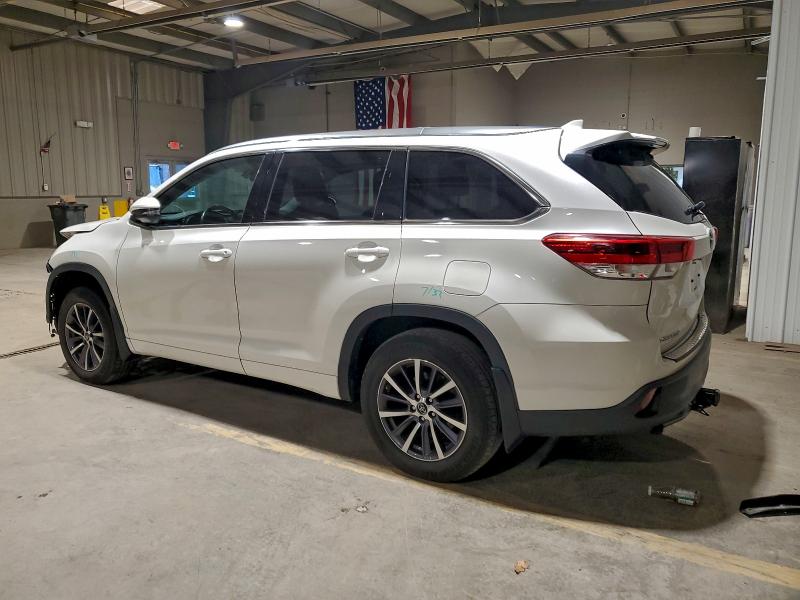Photo 2 from auction – 2017 TOYOTA HIGHLANDER with VIN 5TDJZRFH7HS517803