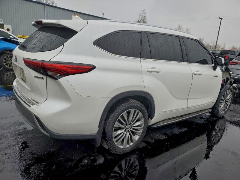 Photo 3 from auction – 2020 TOYOTA HIGHLANDER with VIN 5TDEBRCH2LS003196