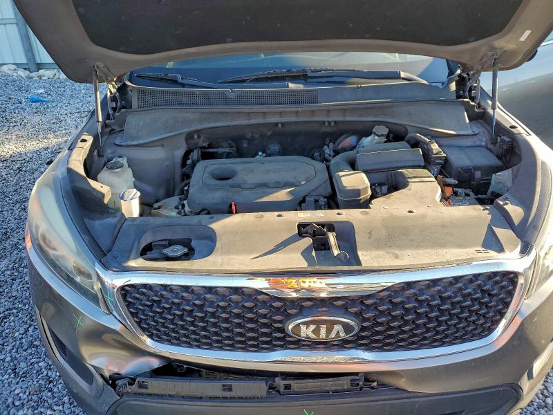 Photo 12 from auction – 2016 KIA SORENTO LX with VIN 5XYPG4A35GG082645