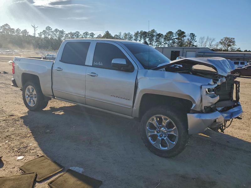 Photo 4 from auction – 2018 CHEVROLET SILVERADO with VIN 3GCUKREC1JG514620