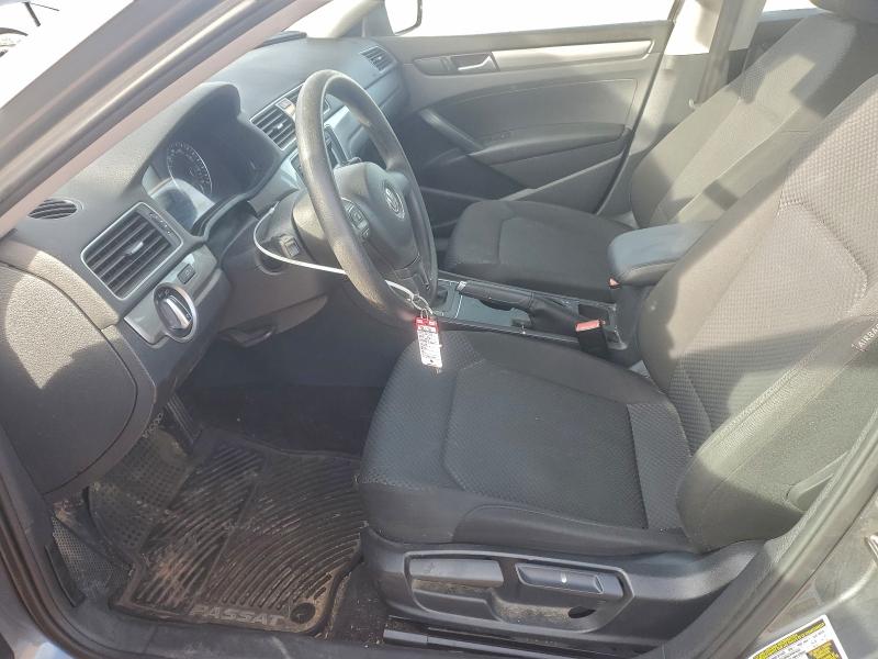 Photo 7 from auction – 2015 VOLKSWAGEN PASSAT S with VIN 1VWAT7A30FC094401