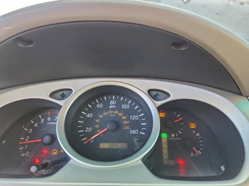Photo 9 from auction – 2004 TOYOTA HIGHLANDER with VIN JTEEP21A940032306