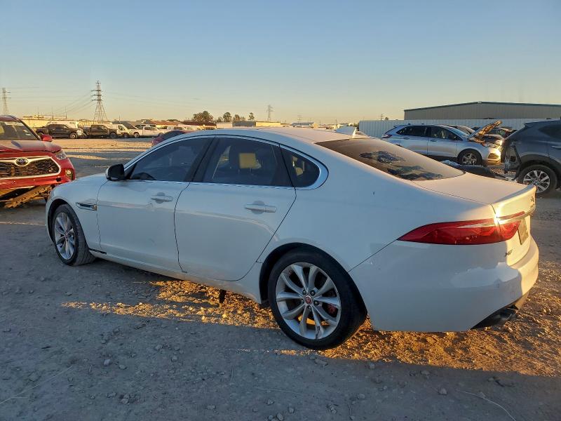 Photo 2 from auction – 2017 JAGUAR XF PREMIUM with VIN SAJBD4BN6HCY42639