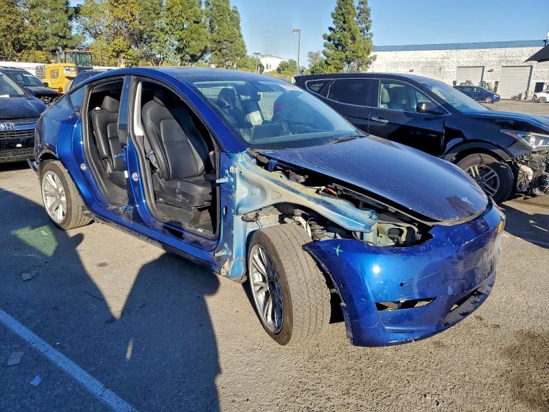 Photo 4 from auction – 2021 TESLA MODEL Y with VIN 5YJYGDEE2MF146577
