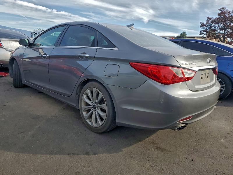 Photo 2 from auction – 2012 HYUNDAI SONATA SE with VIN 5NPEC4AC1CH456478