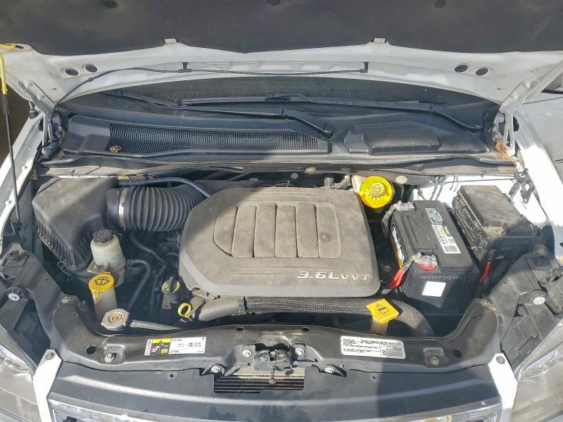 Photo 12 from auction – 2016 CHRYSLER TOWN & COU with VIN 2C4RC1JG4GR121291