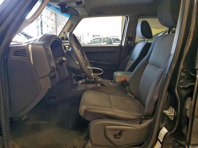 Photo 7 from auction – 2010 JEEP COMMANDER with VIN 1J4RG4GK0AC146863