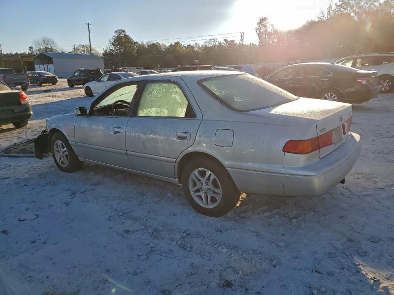 Photo 2 from auction – 2000 TOYOTA CAMRY LE with VIN 4T1BF28K0YU091750